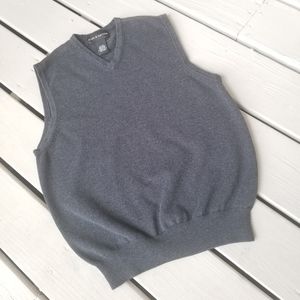 Small mens charcoal sweater vest by Croft & Barrow